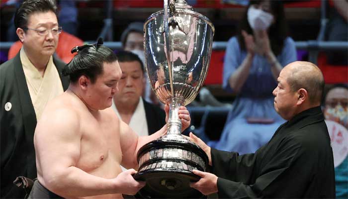 Record-breaking sumo champ Hakuho to retire: reports | - GeoSuper.tv