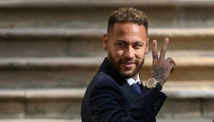 Fiscales en España retiran cargos contra Neymar y otros