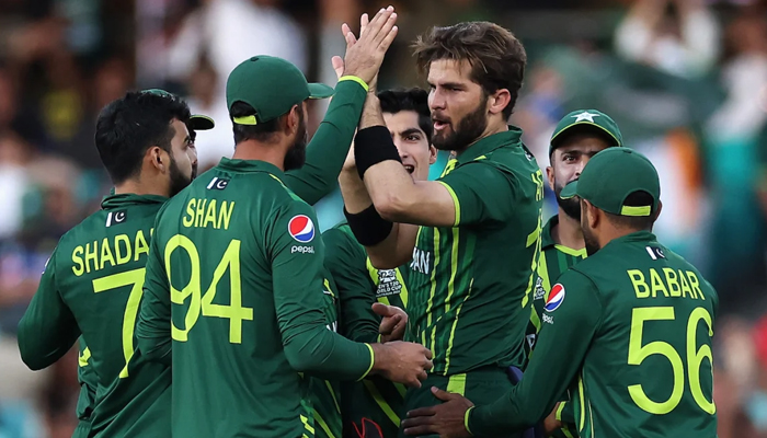 Stars align for Pakistan after England thump India