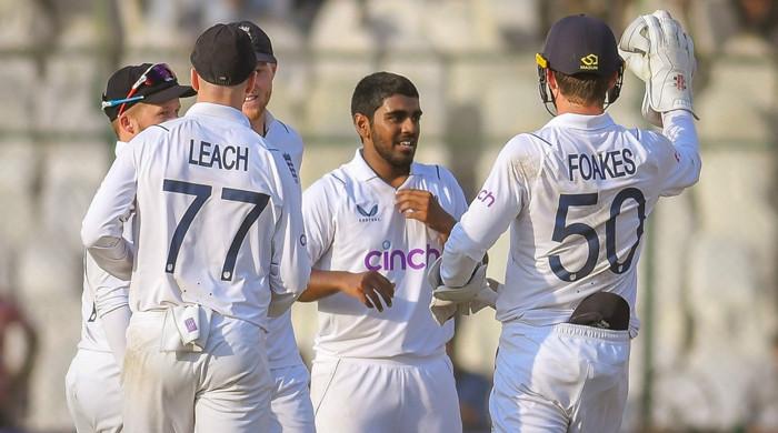 England dismiss Pakistan for 304 on first day of third Test - Vimarsana News