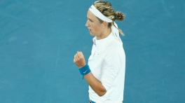 Azarenka fights her way into Australian Open quarters