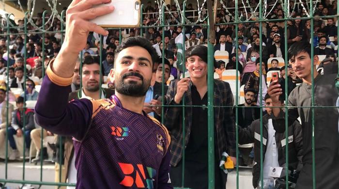 Watch Khushdil Shah Fulfills Wish Of Fans Cricket Leagues Geosupertv