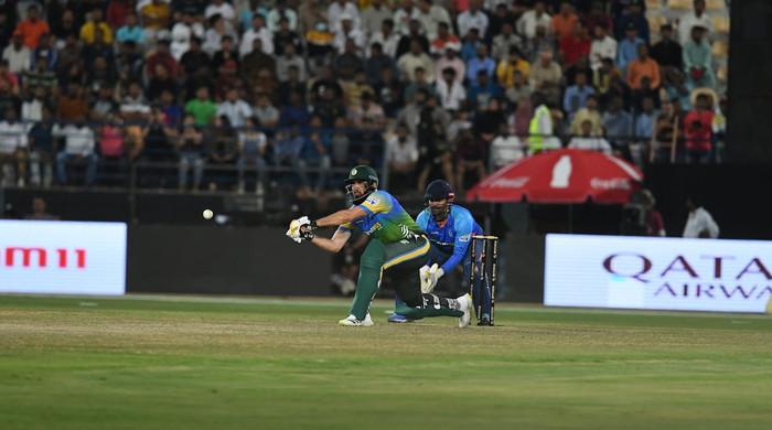 Misbah's heroics help Asia Lions beat India Maharajas - Cricket Leagues -  geosuper.tv