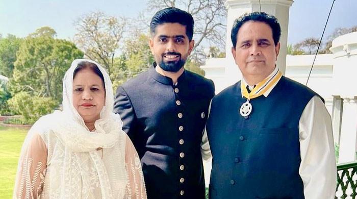 Whom did Babar dedicate his Sitara-e-Imtiaz award to?