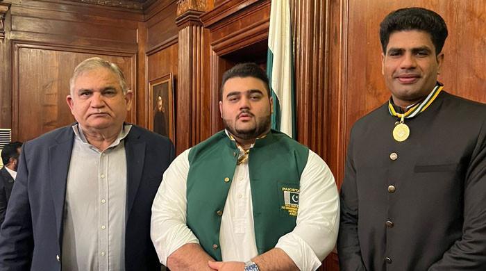 Weightlifter Nooh, javelin thrower Arshad bag Pride of Performance award