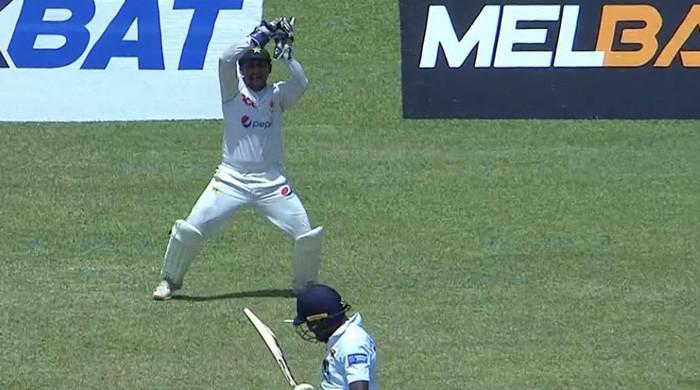 PAK vs SL: Sarfaraz Ahmed impresses fans with fine glovework - Vimarsana News