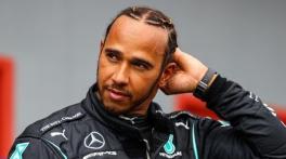 Mercedes boss denies Hamilton to Ferrari rumours