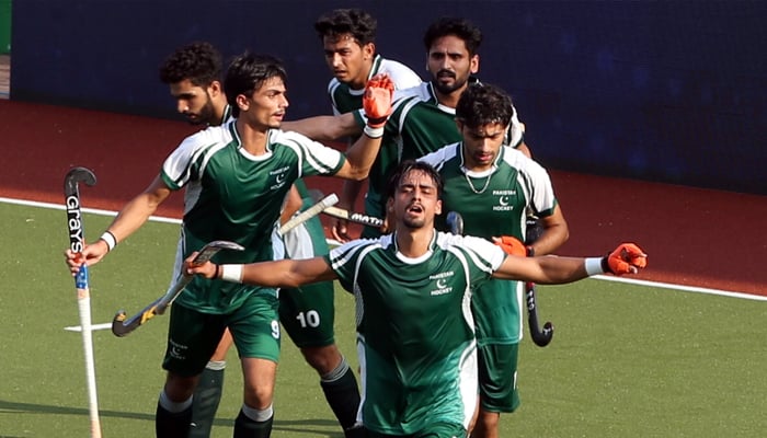 Pakistan: Pakistan secure semi-final berth in Sultan of Johor Cup 1 29543 9459412 updates - Pakistan: Pakistan secure semi-final berth in Sultan of Johor Cup - Pakistan emerged victorious over Malaysia with a final score of 3-2, securing their place in the semi-finals of the Sultan of Johor Cup.