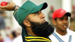 Saeed Anwar confirms he is not on social media