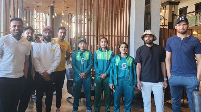 WATCH: Babar Azam & Co meet Pakistan women's players in England