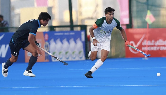 Pakistan: Pakistan edge past Japan to reach Junior Hockey Asia Cup final 1 40365 3175694 updates - Pakistan: Pakistan edge past Japan to reach Junior Hockey Asia Cup final - MUSCAT: Hannan Shahid’s twin strike led Pakistan to a hard-fought 4-2 victory over Japan here on Tuesday and qualified for the final of the ongoing 2024 Men’s Junior Hockey Asia Cup.