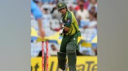 Cricket fans troll Lucknow Super Giants over bizarre Hafeez post