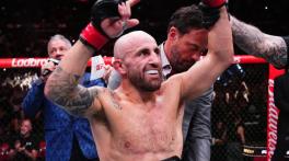 UFC 325: Alexander Volkanovski retains featherweight title with win over Diego Lopes