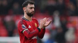 Premier League: Manchester United beat 10-man Tottenham Hotspur to stay fourth