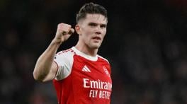 Arsenal edge closer to Premier League title with win over Sunderland