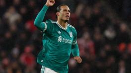 Premier League: Liverpool‘s Virgil Van Dijk header ends Sunderland’s unbeaten home run