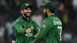 Pakistan beat USA to ignite hopes for India clash