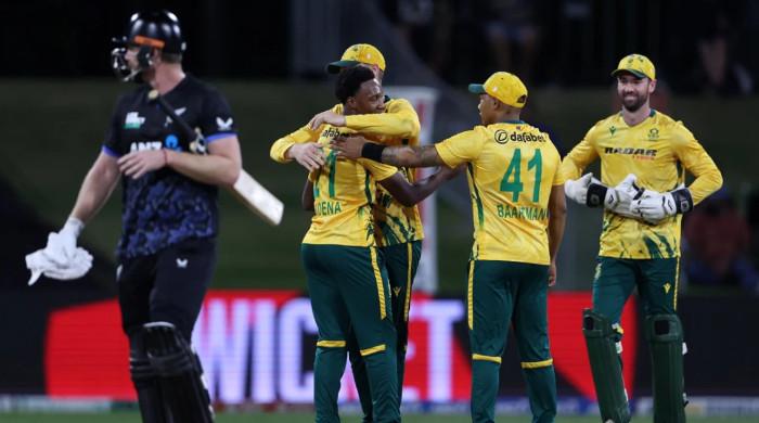 Debutants inspire South Africa to comprehensive win over New Zealand in first T20I