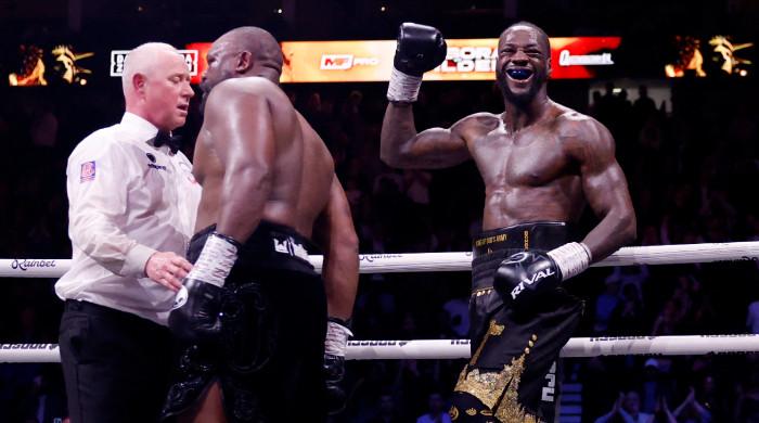 Deontay Wilder issues warning to heavyweight division