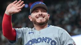Toronto Blue Jays catcher Alejandro Kirk out for six weeks after thumb surgery