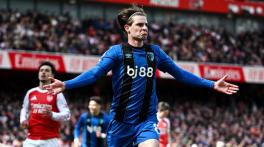 Bournemouth stun Arsenal to dent their title hopes