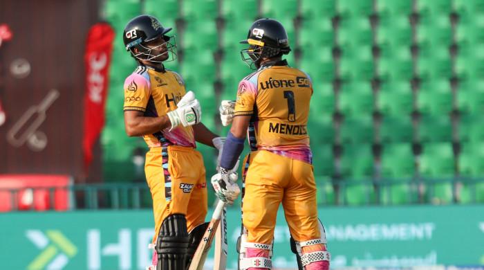 Mendis, Farhan help Peshawar Zalmi knock out Karachi Kings