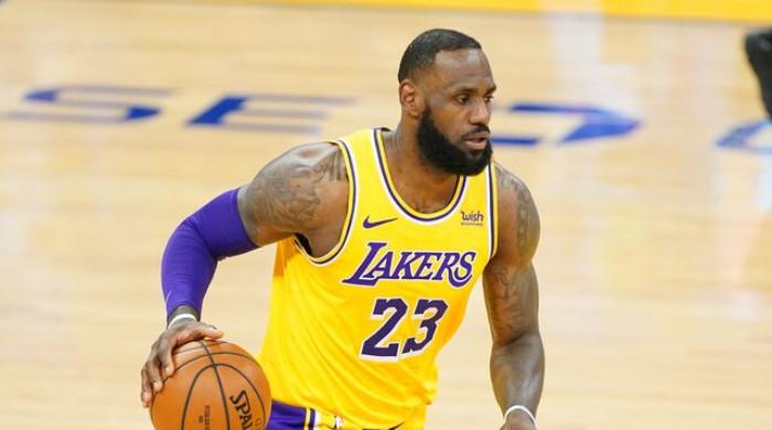 LeBron James stars as Los Angeles Lakers take control with win over Houston Rockets