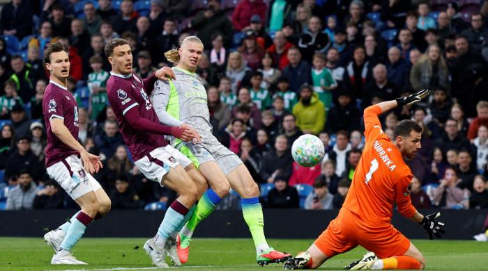 Manchester City end Arsenal’s reign, relegate Burnley with narrow win