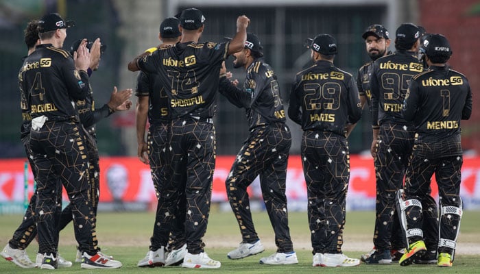 Peshawar Zalmi players celebrating a wicket in PSL 11