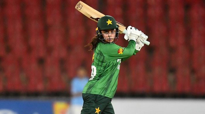Ayman Fatima’s half-century saw Pakistan take a fighting lead in the second T20I against Zimbabwe.