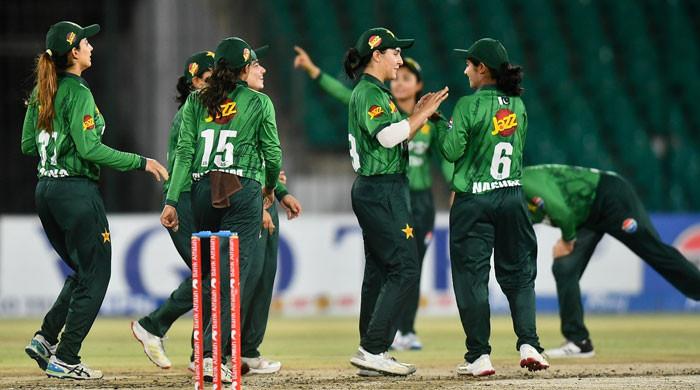 In the third T20 match, Pakistan defeated Zimbabwe to clinch the series In the third T20 match, Pakistan defeated Zimbabwe to clinch the series