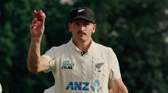 New Zealand enforce the follow-on after Nathan Smith smashes Ireland for a six