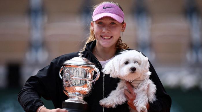 Mirra Andreeva beats Maja Chwalinska to win French Open titl
