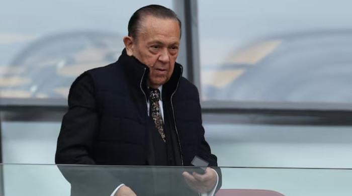David Sullivan steps down as West Ham United chairman after 