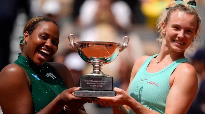 Katerina Siniakova, Taylor Townsend extend dominance to clin
