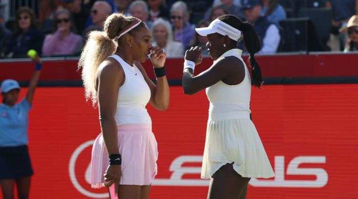 Serena Williams makes winning return at HSBC Champ