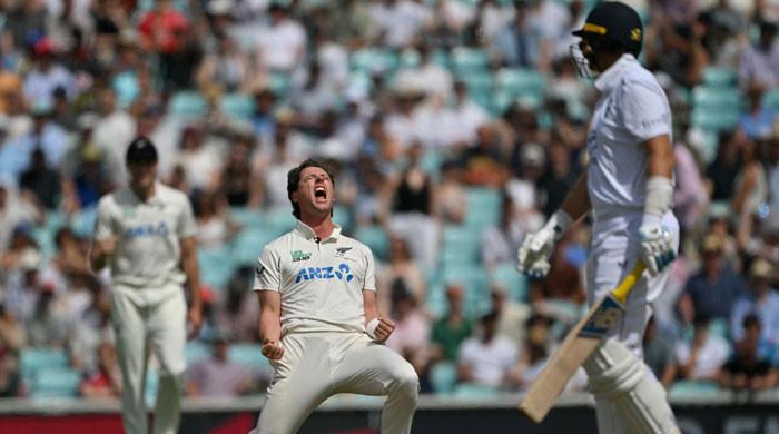New Zealand defeated England in the second Test to level the series New Zealand defeated England in the second Test to level the series