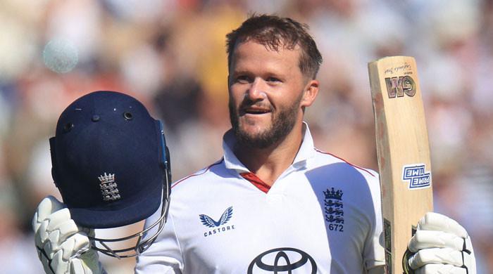 Ton-up Duckett led England’s revival after Stokes reduced New Zealand