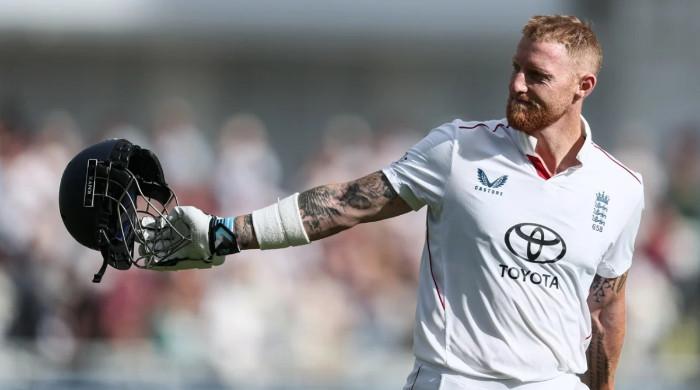 Ben Stokes signs to help England chase 383 in New Zealand Test series decider