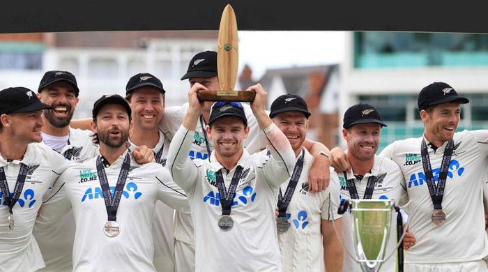 New Zealand beat England in the third Test to clinch the series