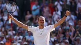 Alexander Zverev thumps Taylor Fritz to qualify for Wimbledon semi-finals