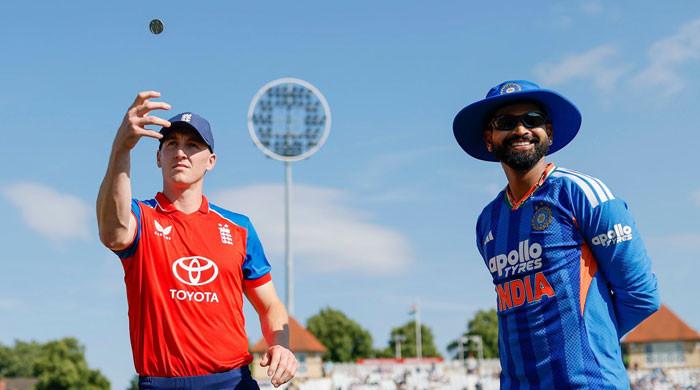 The toss was delayed as India arrived late for the fifth England T20I