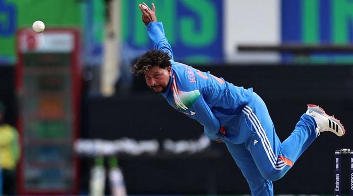 Ravichandran Ashwin should treat Kuldeep Yadav better