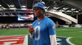 Lions Jahmyr Gibbs suits up, still idle as massive deal nears