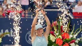 Iga Swiatek defeats Elena Rybakina to claim Canadian Open crown