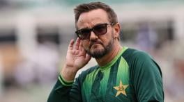 Mike Hesson 'open' to take Pakistan Test coaching role full-time