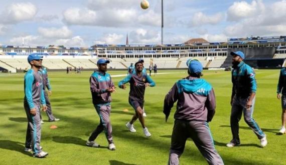 qaumi cricketers ke test online lenay ka faisla