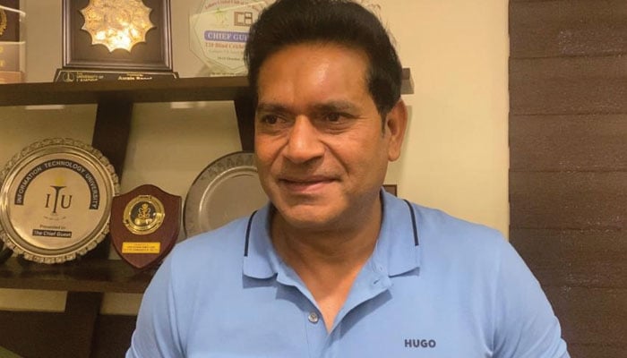 hun nay shaheen afridi ko baikhtiyar captain bnaya hai aqib javed
