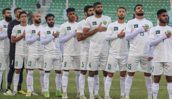 pakistan football team ko bharti hukumat ki janib sae ijajat mil gai