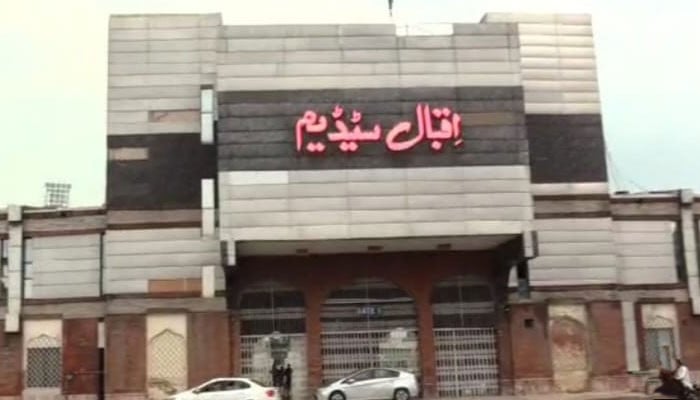 فیصل آباد کے اقبال اسٹیڈیم کی تباہ حالی برقرار